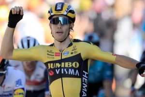 Van Aert gana Mont Ventoux Tour