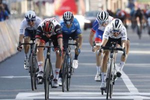 Valverde duda rendimiento Pogacar