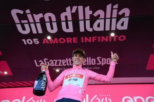 Juanpe López maglia rosa