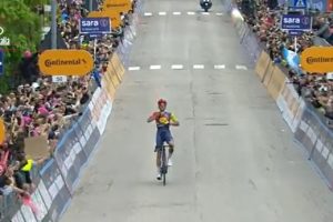 carlos verona haciendo solitario