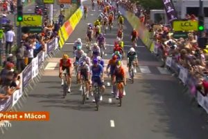 stewart sorprende macon sprint