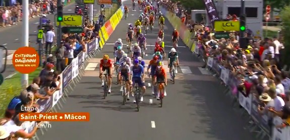 stewart sorprende macon sprint