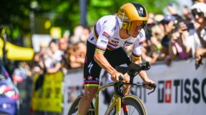 evenepoel gana pogacar líder