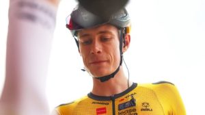 ciclistas dorsales vuelta 2025