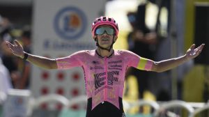 carapaz competir giro toscana