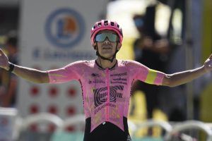 carapaz competir giro toscana