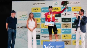 Anthon Charmig (Uno-X) consigue su segunda victoria profesional en la etapa más larga del Tour Auvergne-Rhone-Alpes