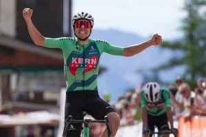 Ibón Ruiz consigue su primera victoria profesional en un doblete para el Equipo Kern Pharma