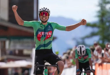 Ibón Ruiz consigue su primera victoria profesional en un doblete para el Equipo Kern Pharma