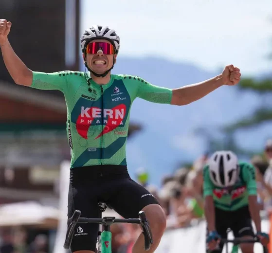 Ibón Ruiz consigue su primera victoria profesional en un doblete para el Equipo Kern Pharma