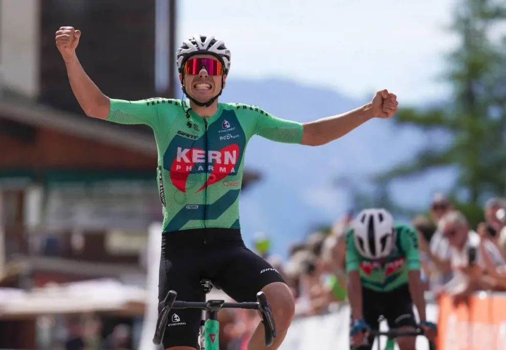 Ibón Ruiz consigue su primera victoria profesional en un doblete para el Equipo Kern Pharma