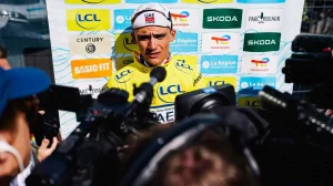 Isaac del Toro asciende al tercer lugar en el ranking UCI