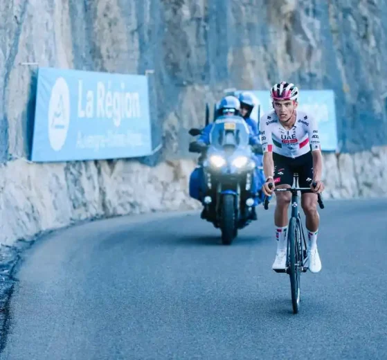 Isaac del Toro conquista el Tour Auvergne-Rhone-Alpes con victoria en la última etapa