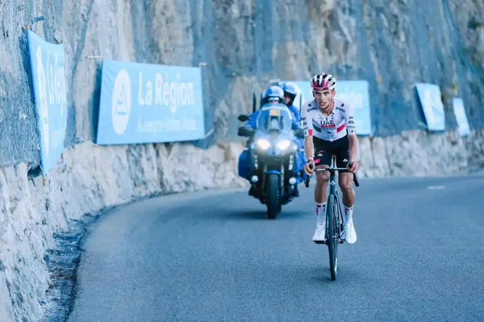 Isaac del Toro conquista el Tour Auvergne-Rhone-Alpes con victoria en la última etapa
