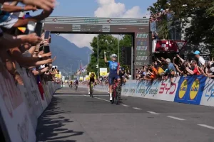 Romain Gregoire se lleva la segunda etapa del Tour de Suiza y Pogacar amplía su ventaja en la CG