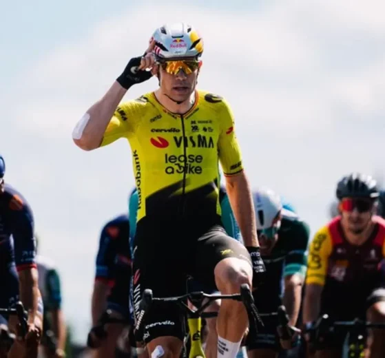 Wout van Aert triunfa al esprint y consigue la segunda victoria para el Visma Lease a Bike