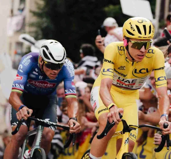 MVDP consigue un doblete en el quinto Tour de Tadej Pogacar