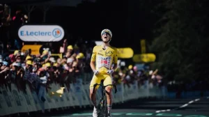 Tadej Pogacar consigue la victoria en Le Lioran y sigue aumentando su renta en la CG