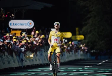 Tadej Pogacar consigue la victoria en Le Lioran y sigue aumentando su renta en la CG