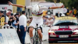 Tadej Pogacar establece una renta de más de dos minutos tras la sexta etapa del Tour