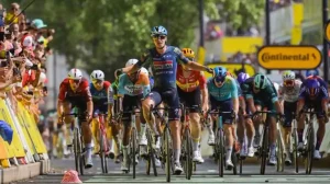 Tim Merlier aprovecha la segunda oportunidad de sprint masivo en el Tour