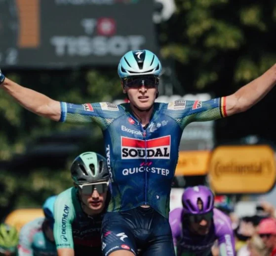 Tim Merlier repite victoria al esprint en la octava etapa del Tour