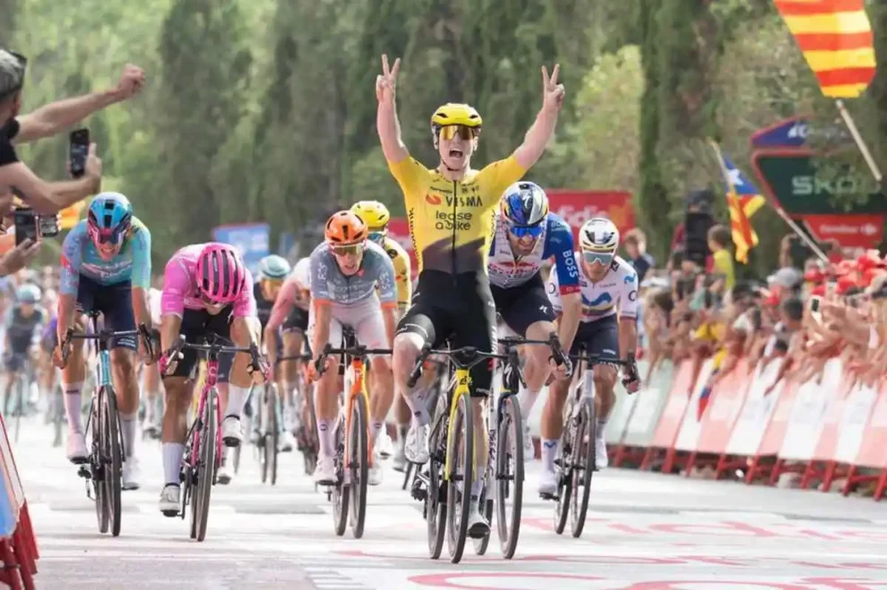 Matthew Brennan y Tadej Pogacar dominan La Vuelta con reparto de victorias