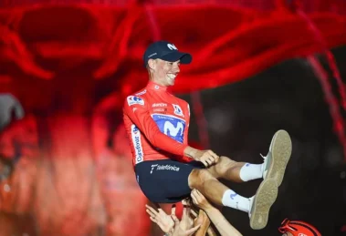 Enric Mas recoge el premio a toda su carrera deportiva De verdad, de corazón, muchas gracias