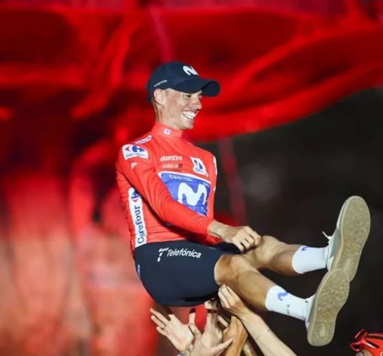 Enric Mas recoge el premio a toda su carrera deportiva De verdad, de corazón, muchas gracias