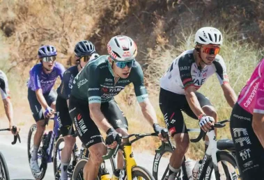 Wout van Aert se mete en la lucha por el maillot de la montaña