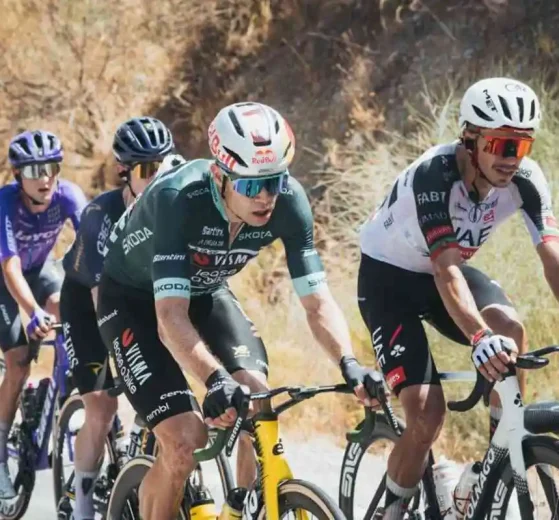 Wout van Aert se mete en la lucha por el maillot de la montaña