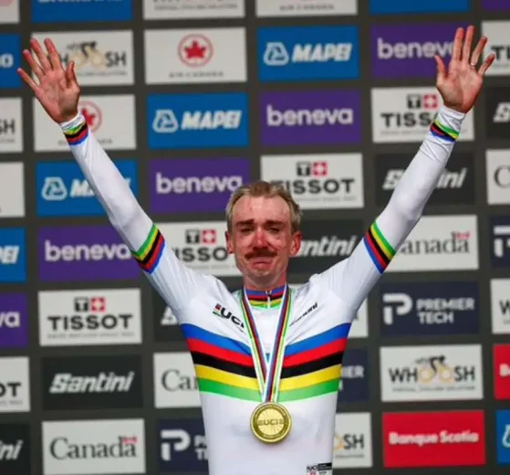 Brandon McNulty debuta como campeón del Mundo en el Giro d’ella Emilia